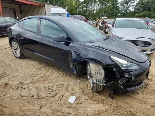 5YJ3E1EAXNF369284 — 2022 Tesla Model 3, фото 4 с аукциона Copart 05.10.2026, Передняя часть