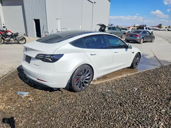 5YJ3E1EC6NF295380 — 2022 Tesla Model 3, фото 3 с аукциона Copart, Передняя часть