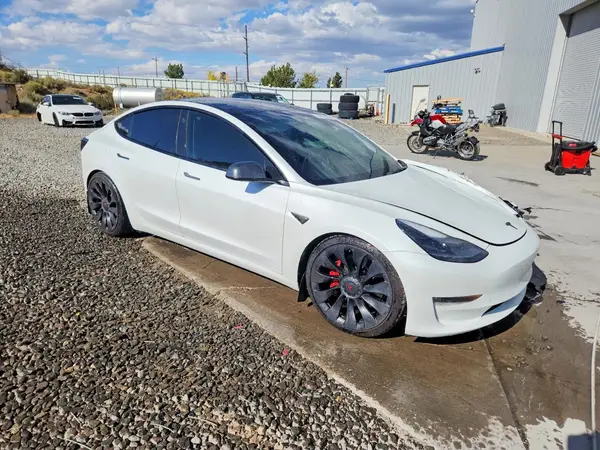 5YJ3E1EC6NF295380 — 2022 Tesla Model 3, фото 4 с аукциона Copart, Передняя часть