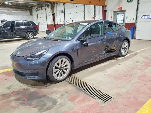 5YJ3E1EB5NF127382 — 2022 Tesla Model 3, Боковая часть (Side), фото до ремонта