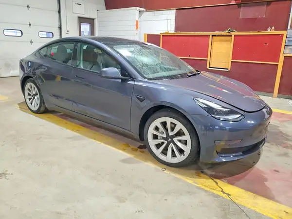 5YJ3E1EB5NF127382 — 2022 Tesla Model 3, фото 4 с аукциона Copart, Боковая часть