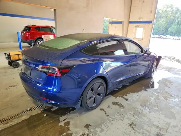 5YJ3E1EB1NF274721 — 2022 Tesla Model 3, фото 3 с аукциона Copart, Передняя часть