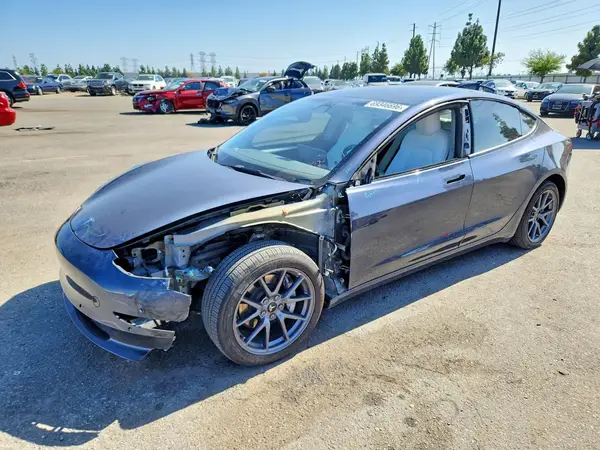 5YJ3E1EA9NF329438 — 2022 Tesla Model 3, Передняя часть (Front End), фото до ремонта