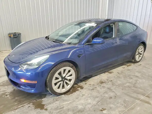 5YJ3E1EA5NF368642 — 2022 Tesla Model 3, Задняя часть (Rear End), фото до ремонта