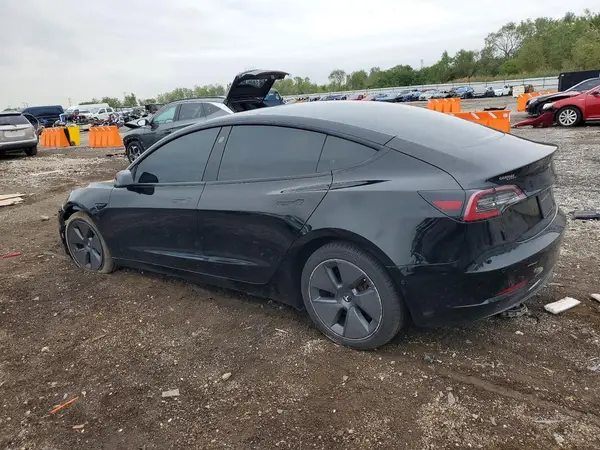 5YJ3E1EB9NF117096 — 2022 Tesla Model 3, фото 2 с аукциона Copart, Передняя часть