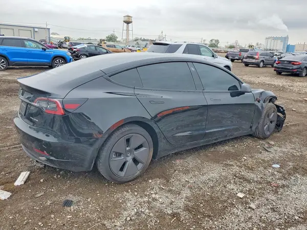 5YJ3E1EB9NF117096 — 2022 Tesla Model 3, фото 3 с аукциона Copart, Передняя часть