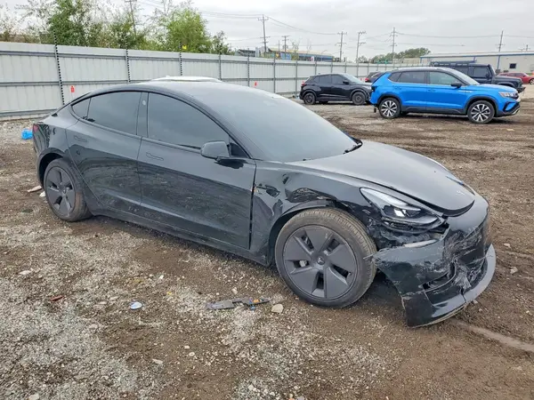 5YJ3E1EB9NF117096 — 2022 Tesla Model 3, фото 4 с аукциона Copart, Передняя часть
