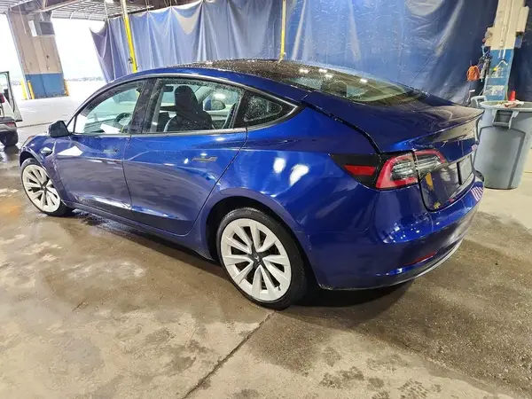 5YJ3E1EAXNF192106 — 2022 Tesla Model 3, фото 2 с аукциона Copart 28.09.2026, Ходовая часть