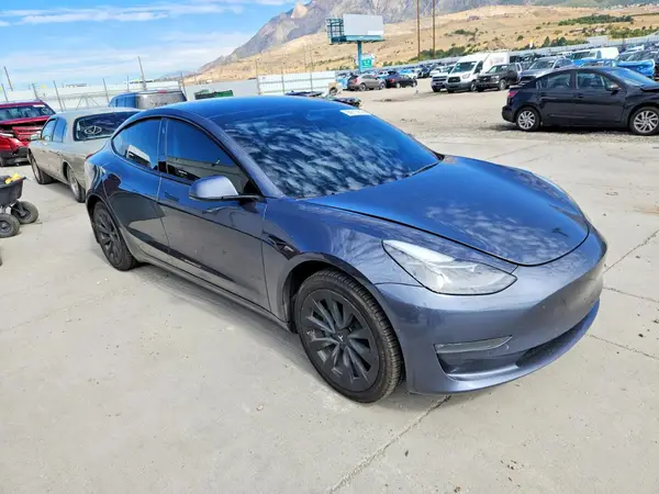 5YJ3E1EB6NF144188 — 2022 Tesla Model 3, фото 4 с аукциона Copart 05.10.2026, Повреждения снизу