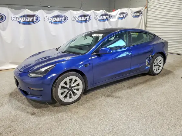 5YJ3E1EB7NF305163 — 2022 Tesla Model 3, Боковая часть (Side), фото до ремонта