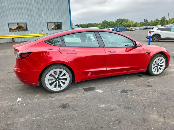 5YJ3E1EA1NF303822 — 2022 Tesla Model 3, фото 3 с аукциона Copart 30.09.2026, Механические повреждения