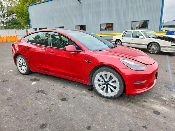 5YJ3E1EA1NF303822 — 2022 Tesla Model 3, фото 4 с аукциона Copart 30.09.2026, Механические повреждения