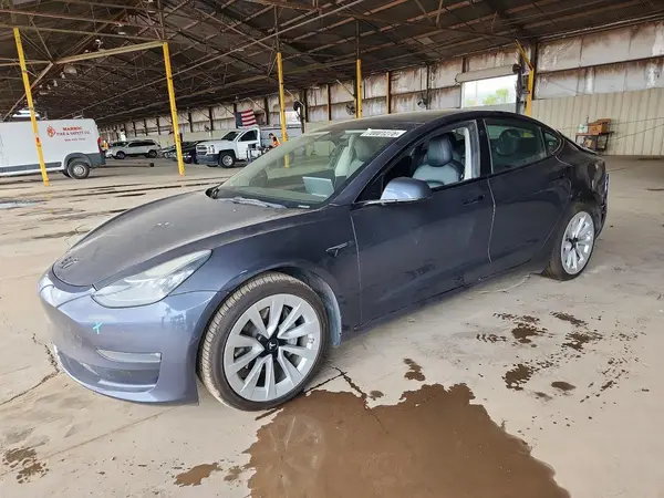 5YJ3E1EB1NF260821 — 2022 Tesla Model 3, Задняя часть (Rear End), фото до ремонта