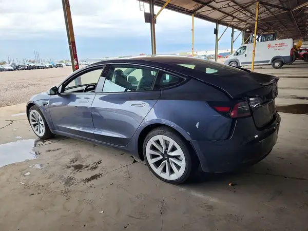 5YJ3E1EB1NF260821 — 2022 Tesla Model 3, фото 2 с аукциона Copart 28.09.2026, Задняя часть