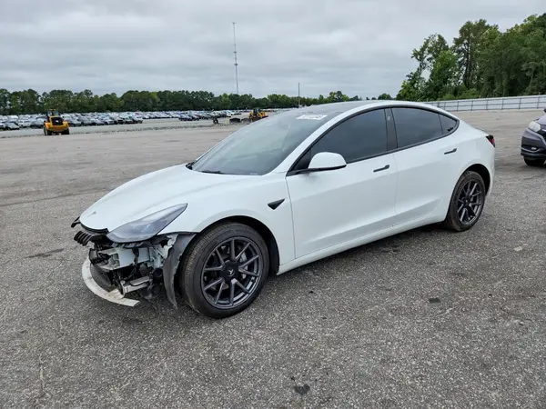 5YJ3E1EA8NF102872 — 2022 Tesla Model 3, Передняя часть (Front End), фото до ремонта