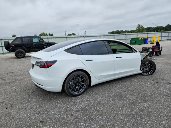 5YJ3E1EA8NF102872 — 2022 Tesla Model 3, фото 3 с аукциона Copart 01.10.2026, Передняя часть