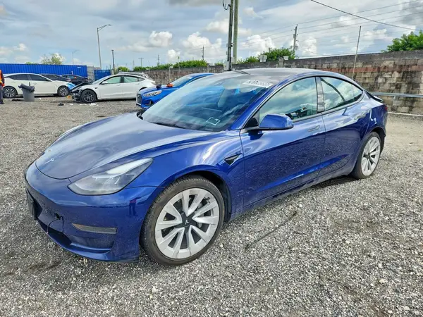 5YJ3E1EA1NF369898 — 2022 Tesla Model 3, Задняя часть (Rear End), фото до ремонта