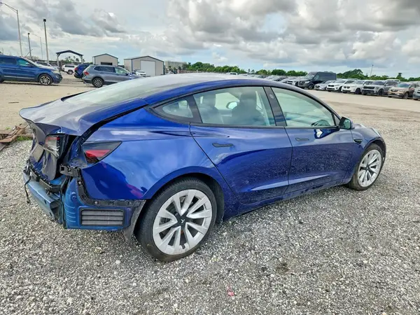 5YJ3E1EA1NF369898 — 2022 Tesla Model 3, фото 3 с аукциона Copart 28.09.2026, Задняя часть
