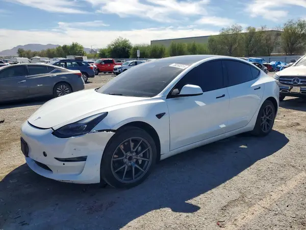 5YJ3E1EA2NF251732 — 2022 Tesla Model 3, Передняя часть (Front End), фото до ремонта