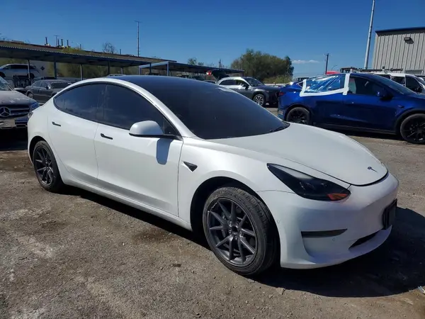 5YJ3E1EA2NF251732 — 2022 Tesla Model 3, фото 4 с аукциона Copart, Передняя часть