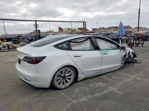 5YJ3E1EB3PF477290 — 2023 Tesla Model 3, фото 3 с аукциона Copart 30.09.2026, Опрокидывание
