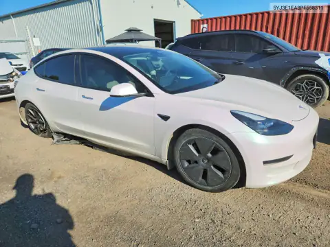 5YJ3E1EA8PF558311 — 2023 Tesla Model 3, фото 4 с аукциона Copart 15.10.2026, Боковая часть