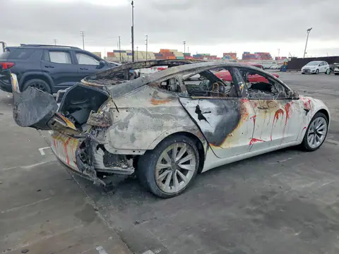 5YJ3E1EA0PF459787 — 2023 Tesla Model 3, фото 3 с аукциона Copart 14.10.2026, Пожар