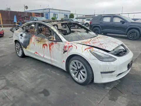5YJ3E1EA0PF459787 — 2023 Tesla Model 3, фото 4 с аукциона Copart 14.10.2026, Пожар