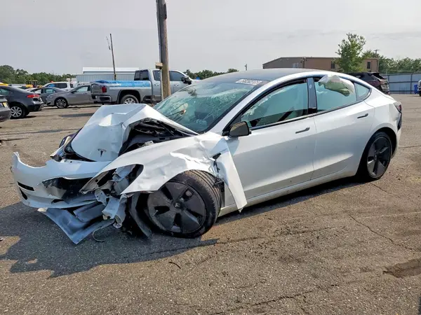 5YJ3E1EA4PF553977 — 2023 Tesla Model 3, Биологическая или химическая опасность (Biohazard/Chemical), фото до ремонта