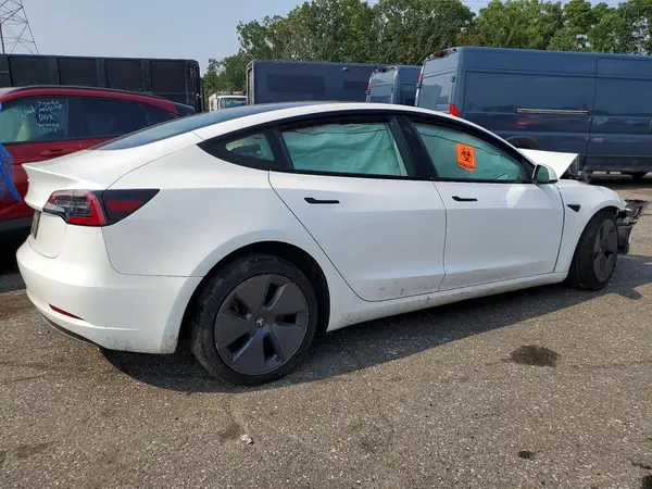 5YJ3E1EA4PF553977 — 2023 Tesla Model 3, фото 3 с аукциона Copart 01.10.2026, Биологическая или химическая опасность