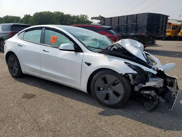 5YJ3E1EA4PF553977 — 2023 Tesla Model 3, фото 4 с аукциона Copart 01.10.2026, Биологическая или химическая опасность