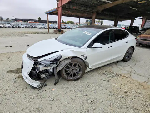 5YJ3E1EA1PF645516 — 2023 Tesla Model 3, Передняя часть (Front End), фото до ремонта