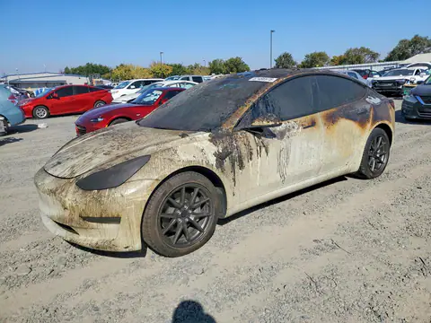 5YJ3E1EAXPF611400 — 2023 Tesla Model 3, Пожар (Burn), фото до ремонта