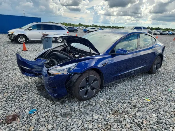 5YJ3E1EA1PF581154 — 2023 Tesla Model 3, Передняя часть (Front End), фото до ремонта