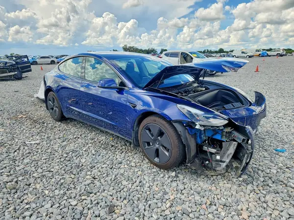 5YJ3E1EA1PF581154 — 2023 Tesla Model 3, фото 4 с аукциона Copart 13.10.2026, Передняя часть
