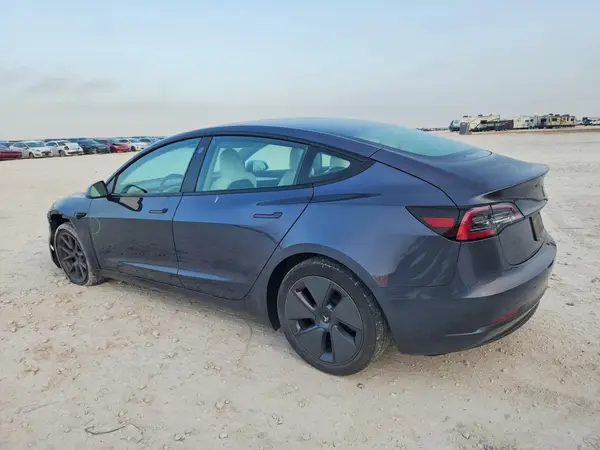 5YJ3E1EA7PF496979 — 2023 Tesla Model 3, фото 2 с аукциона Copart, Передняя часть
