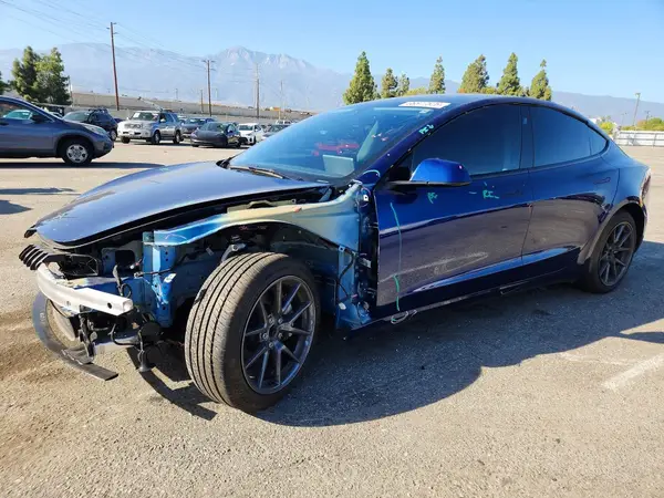 5YJ3E1EA5PF613118 — 2023 Tesla Model 3, Передняя часть (Front End), фото до ремонта