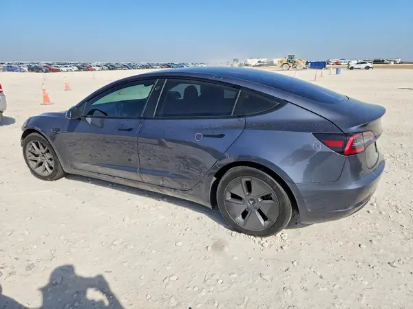 5YJ3E1EA0PF460308 — 2023 Tesla Model 3, фото 2 с аукциона Copart, Передняя часть