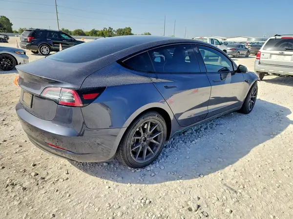 5YJ3E1EA0PF460308 — 2023 Tesla Model 3, фото 3 с аукциона Copart, Передняя часть
