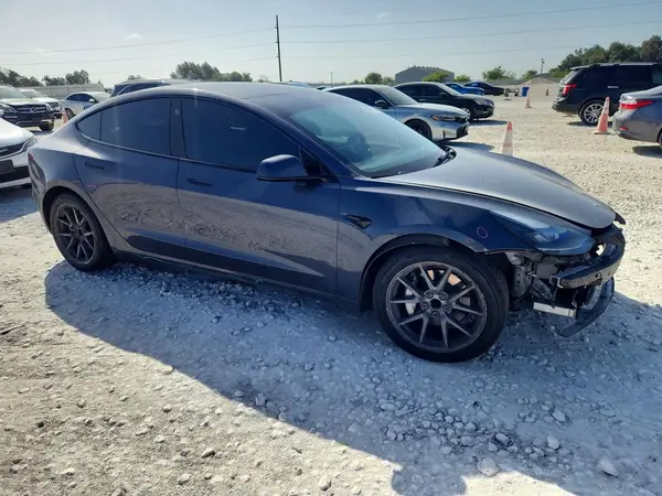 5YJ3E1EA0PF460308 — 2023 Tesla Model 3, фото 4 с аукциона Copart, Передняя часть