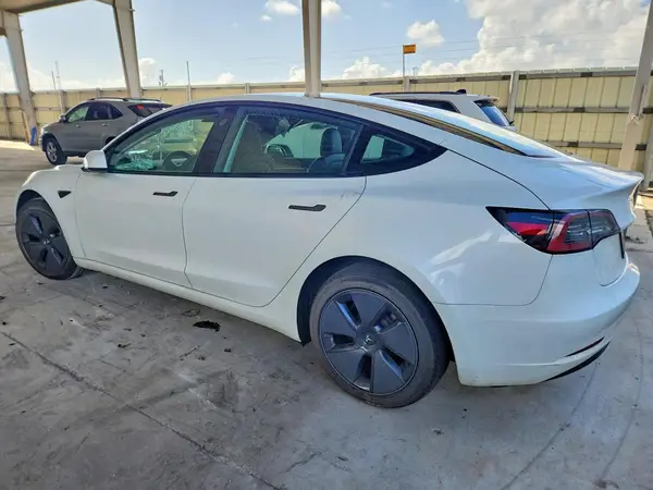 5YJ3E1EA4PF400192 — 2023 Tesla Model 3, фото 2 с аукциона Copart, Крыша