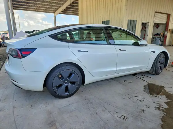 5YJ3E1EA4PF400192 — 2023 Tesla Model 3, фото 3 с аукциона Copart, Крыша