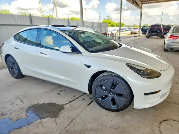 5YJ3E1EA4PF400192 — 2023 Tesla Model 3, фото 4 с аукциона Copart, Крыша