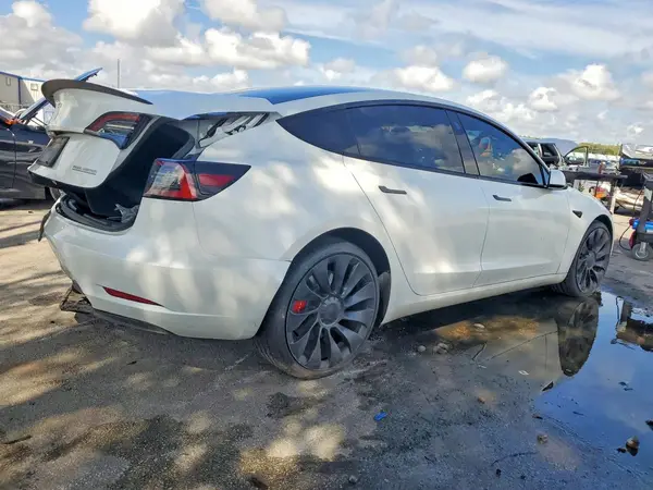5YJ3E1EC8PF499813 — 2023 Tesla Model 3, фото 3 с аукциона Copart, Задняя часть