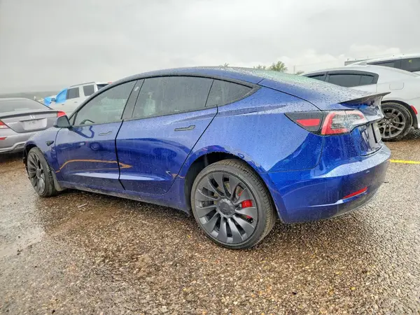 5YJ3E1EC3PF552143 — 2023 Tesla Model 3, фото 2 с аукциона Copart, Передняя часть