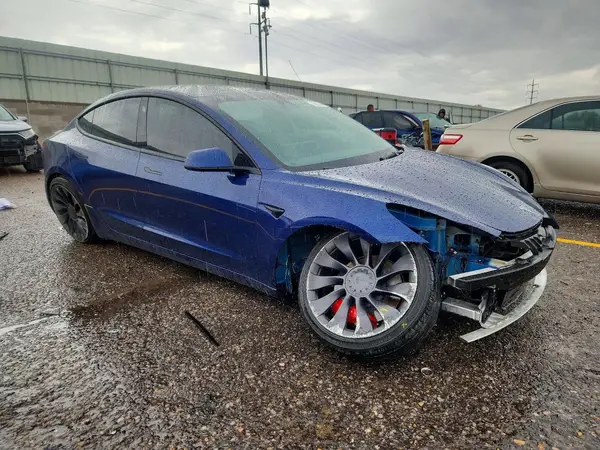 5YJ3E1EC3PF552143 — 2023 Tesla Model 3, фото 4 с аукциона Copart, Передняя часть