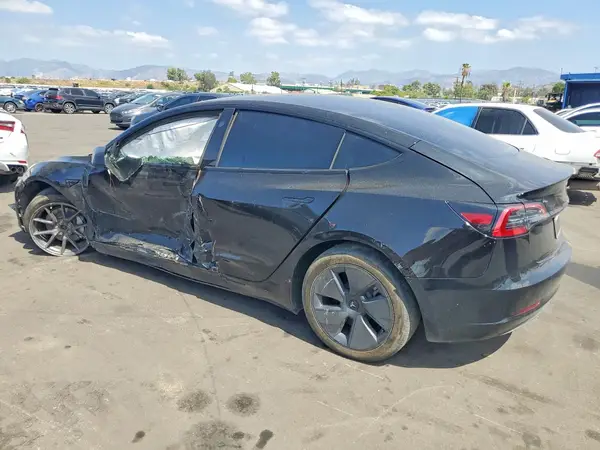 5YJ3E1EB7PF662765 — 2023 Tesla Model 3, фото 2 с аукциона Copart, Передняя часть