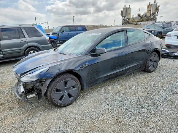 5YJ3E1EA8PF586903 — 2023 Tesla Model 3, Передняя часть (Front End), фото до ремонта