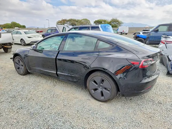 5YJ3E1EA8PF586903 — 2023 Tesla Model 3, фото 2 с аукциона Copart 30.09.2026, Передняя часть