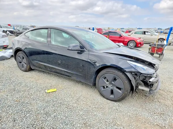 5YJ3E1EA8PF586903 — 2023 Tesla Model 3, фото 4 с аукциона Copart 30.09.2026, Передняя часть